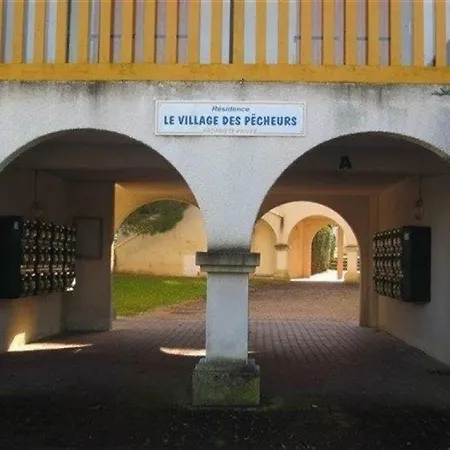 Lägenhet Sur Gironde - Face Au Port Et Proche Plage 1 *